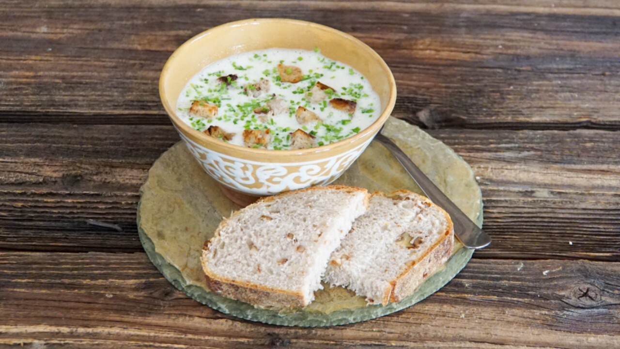 Zuger Milchsuppe mit Brotwürfeli