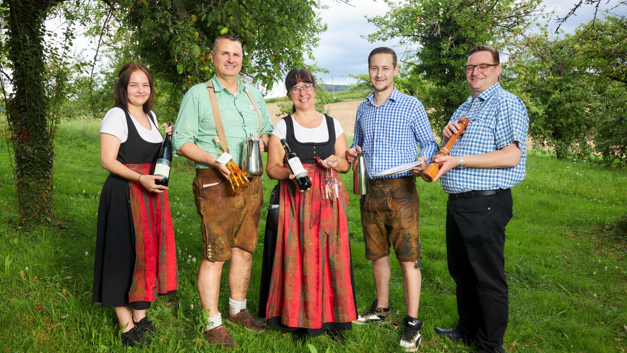 Unser Serviceteam mit Santina, Stephan, Claudia, Moritz und Peter