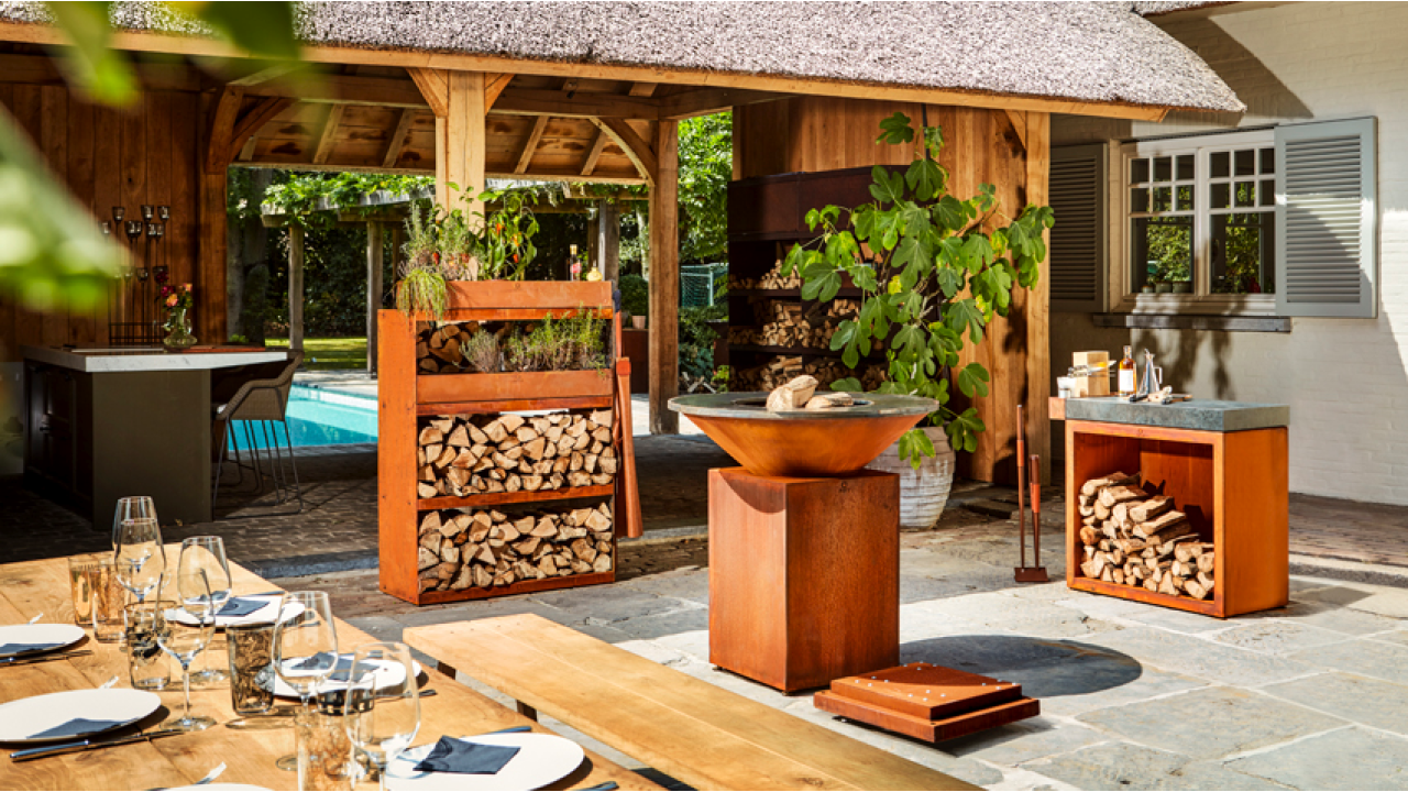 OFYR Classic mit Mise en Place und Holzlager