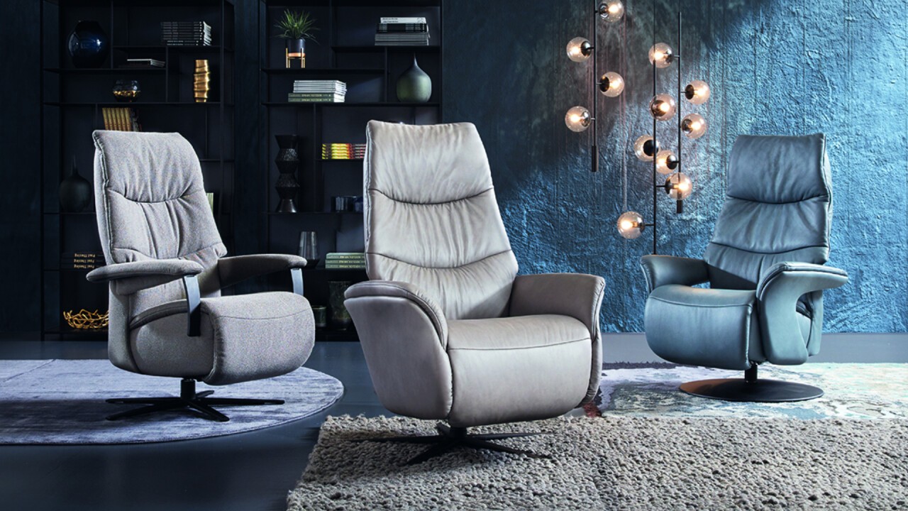 Relax-Sessel in Stoff und Leder, in verschiedenen Grössen und mit wählbaren Funktionen. 