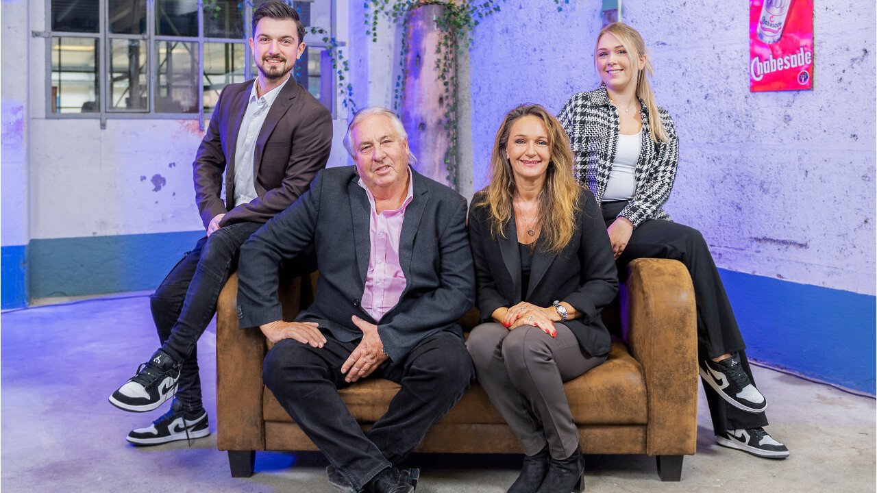 Die 3. und 4. Generation führen aktuell die Zanolla-Geschäfte (von links): Mario Meyer, Eugen, Lisa und Rahel Zanolla.