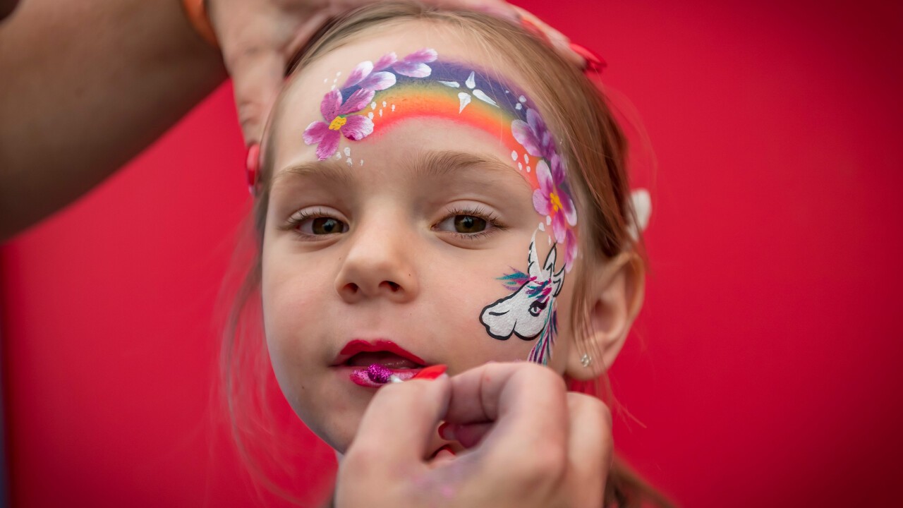 Das Kinderschminken an der Luga ist immer eine Attraktion.