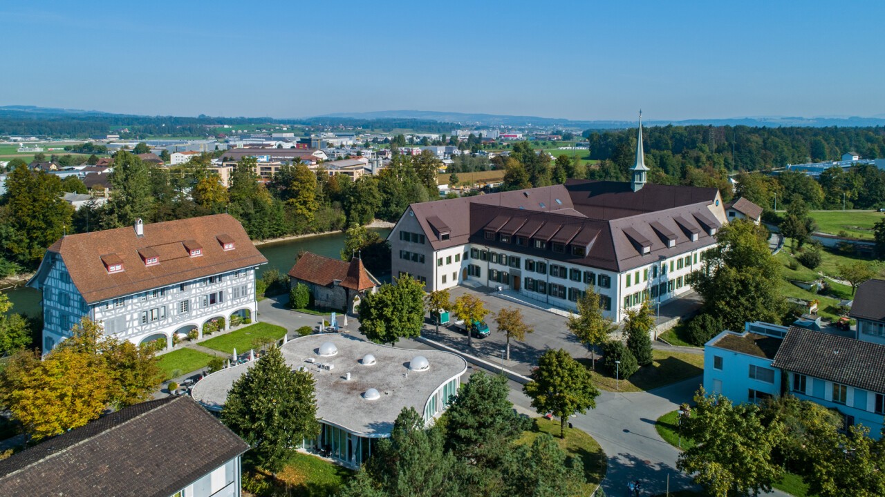 Amtshaus mit Kloster und Café Rathausen