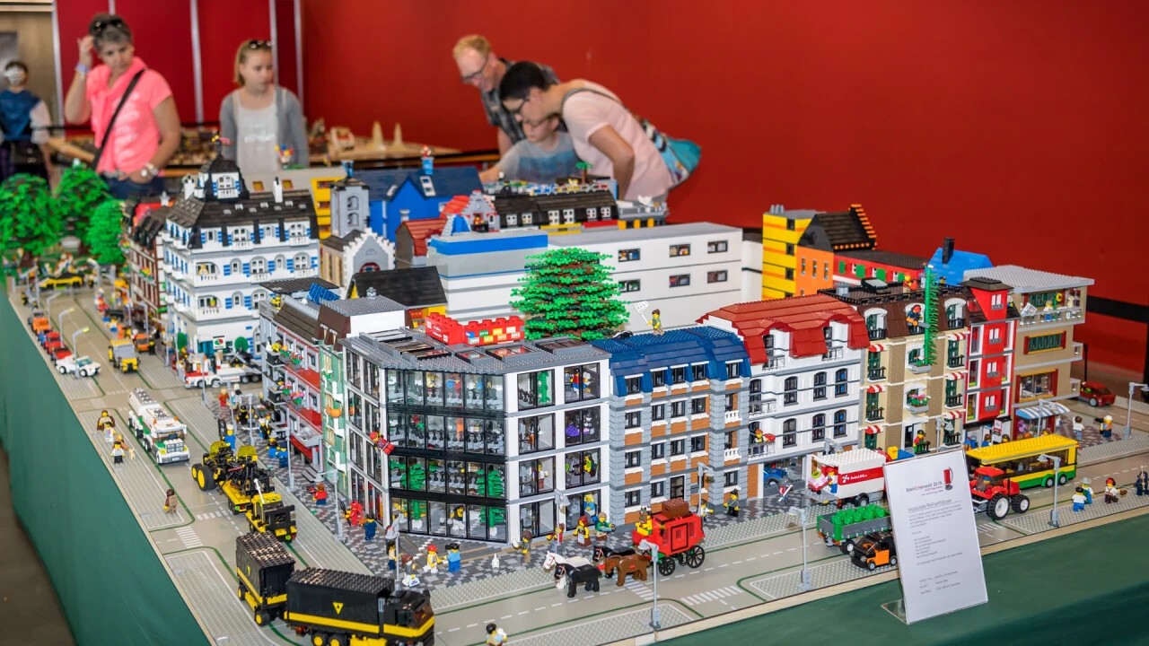 Ein weiteres Highlight ist die fantasievolle und detailreiche Sonderschau «Faszination LEGO®», deren Herzstück eine grosse City-Anlage mit Landschaften, Stadtteilen, Eisenbahnanlagen und einer beeindruckenden Kugelbahn sein wird.