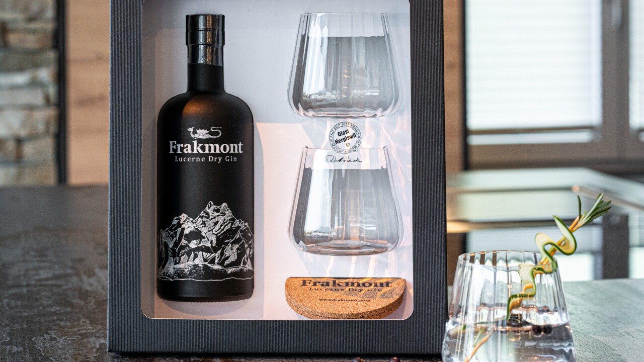 It's Gin o'Clock mit einer 70cl Frakmont Flasche