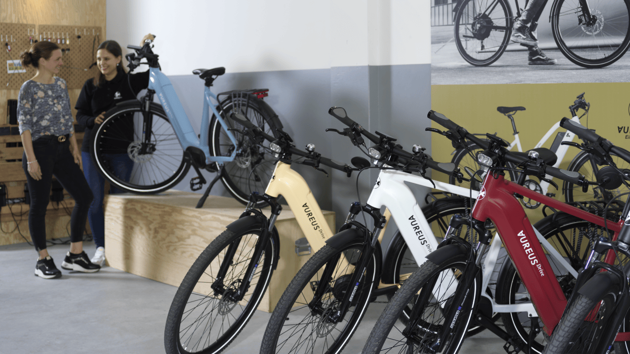 Schauen Sie bei AureusDrive vorbei – unser Team berät Sie individuell und mit viel Know-how rund um Ihr neues E-Bike.