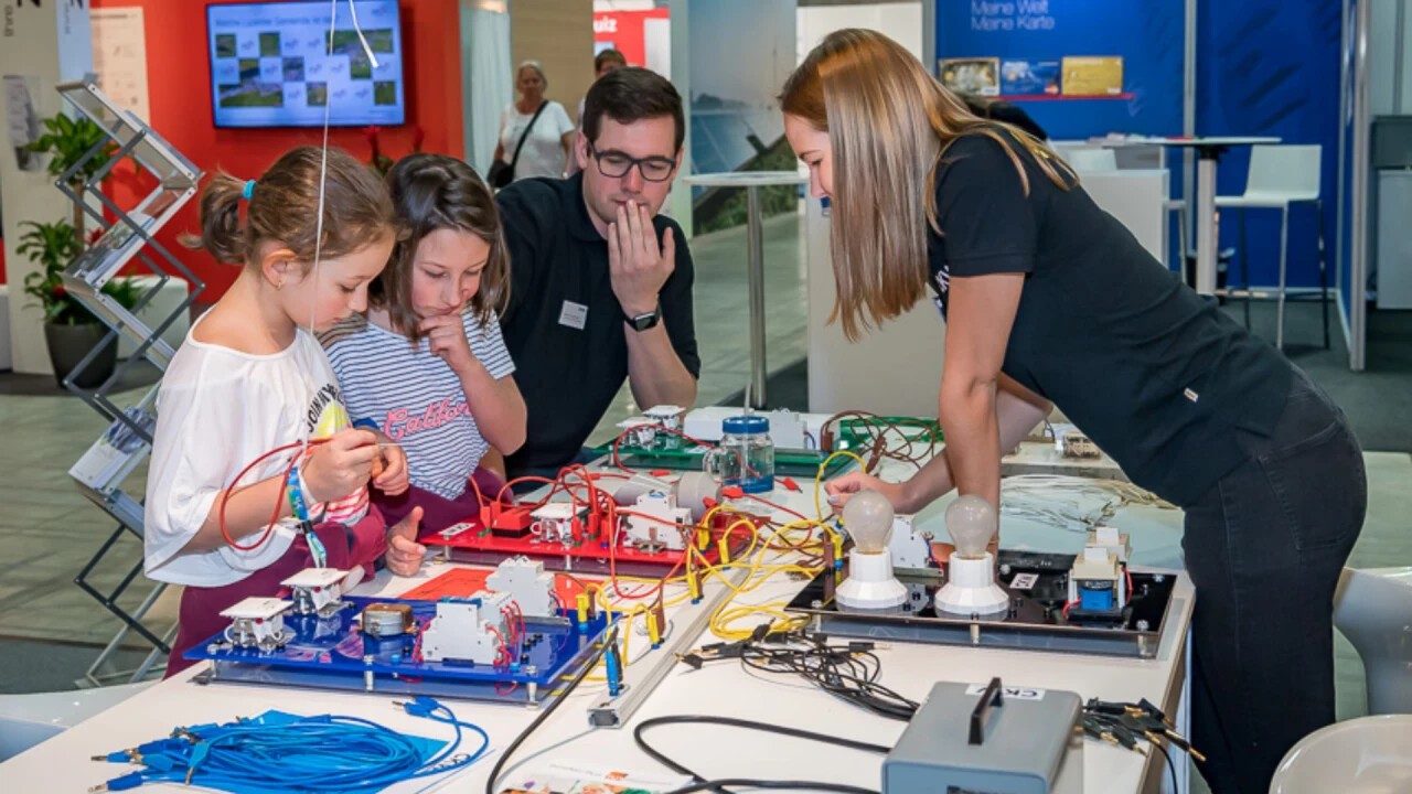 Ein Highlight der Luga 2025: die Sonderschau «tunZentralschweiz.ch», die Kindern und Jugendlichen von 6 bis 13 Jahren einen ersten Kontakt mit MINT-Berufen (Mathematik, Informatik, Naturwissenschaften und Technik) ermöglicht.