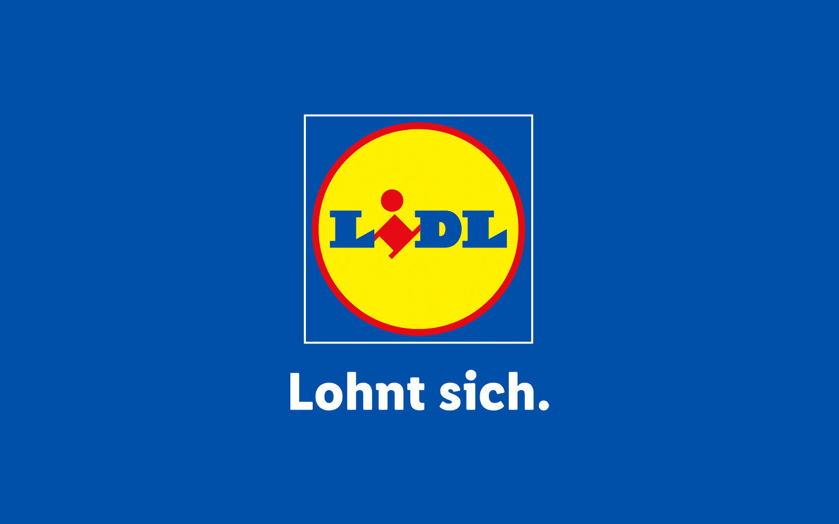 Lidl-Logo mit gelbem Kreis und blauem Lidl-Text auf rotem Hintergrund, zentriert auf blauem Hintergrund. Unterhalb des Logos steht in weißer Schrift: Lohnt sich.