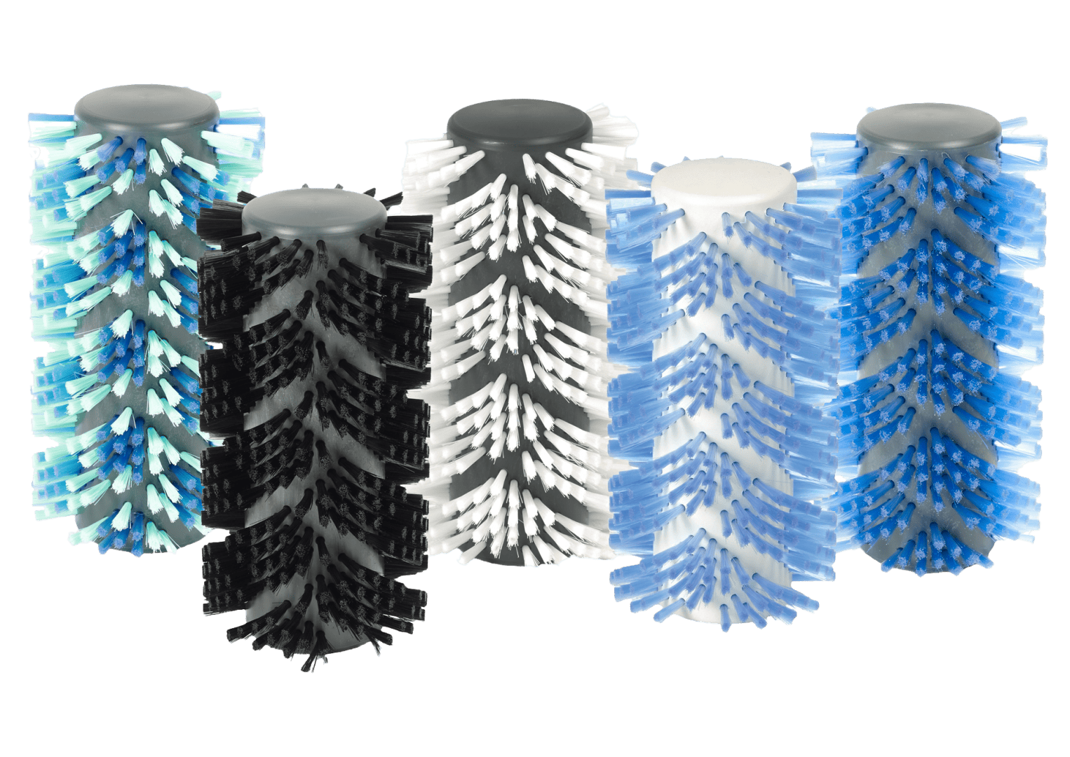 Fünf zylindrische Bürstenwalzen mit chevrongemusterten Borsten in verschiedenen Kombinationen von Schwarz, Weiß, Blau und Hellblau, aufrecht stehend auf weißem Hintergrund.